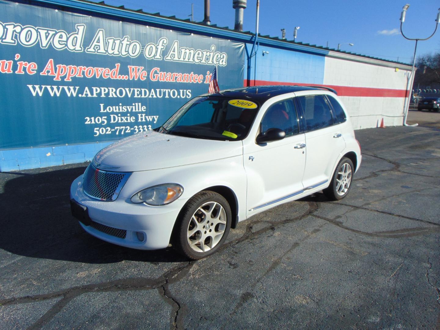 2009 White Chrysler PT Cruiser (3A8FY58949T) with an 4-Cyl 2.4 Liter engine, Automatic, 4-Spd w/Overdrive transmission, located at 2105 Dixie Hwy, Louisville, KY, 40210, (502) 772-3333, 38.220932, -85.795441 - Photo#3